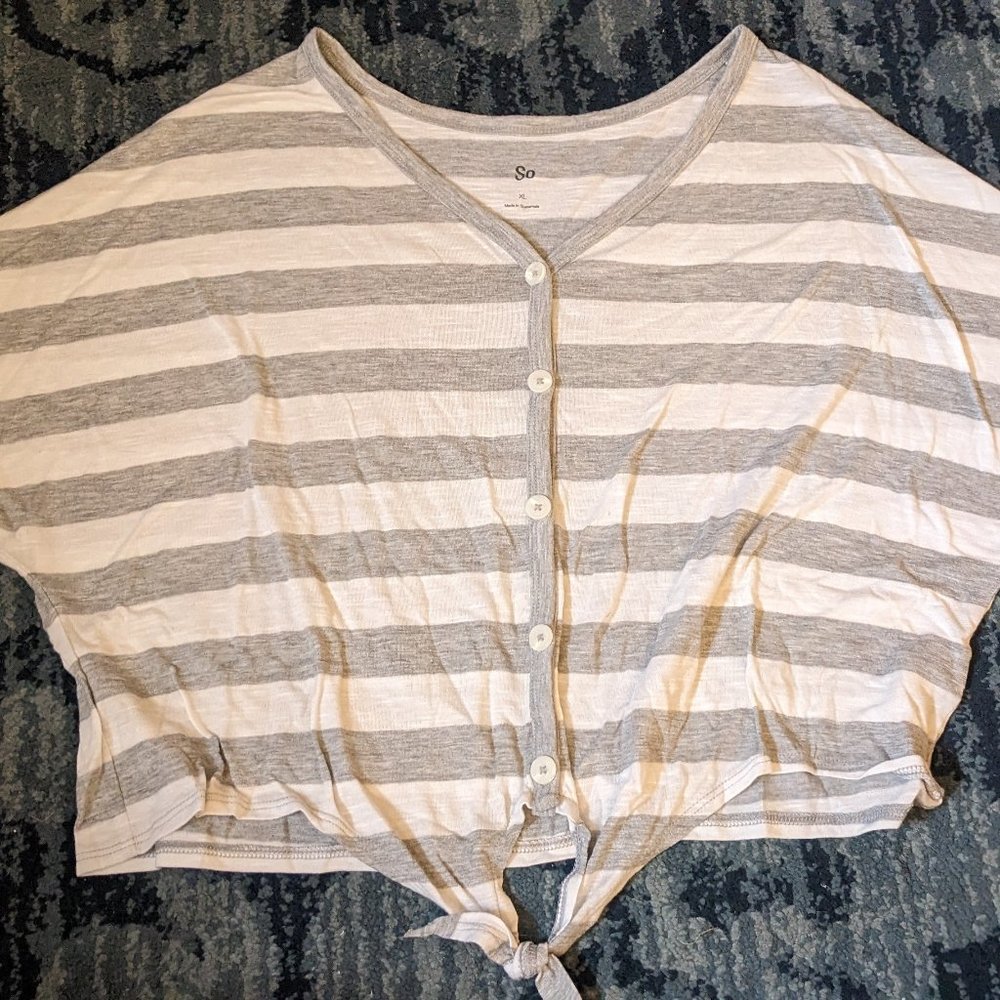 So Grey and White Striped Shirt Tie Bottom Button T-Shirt Size XL